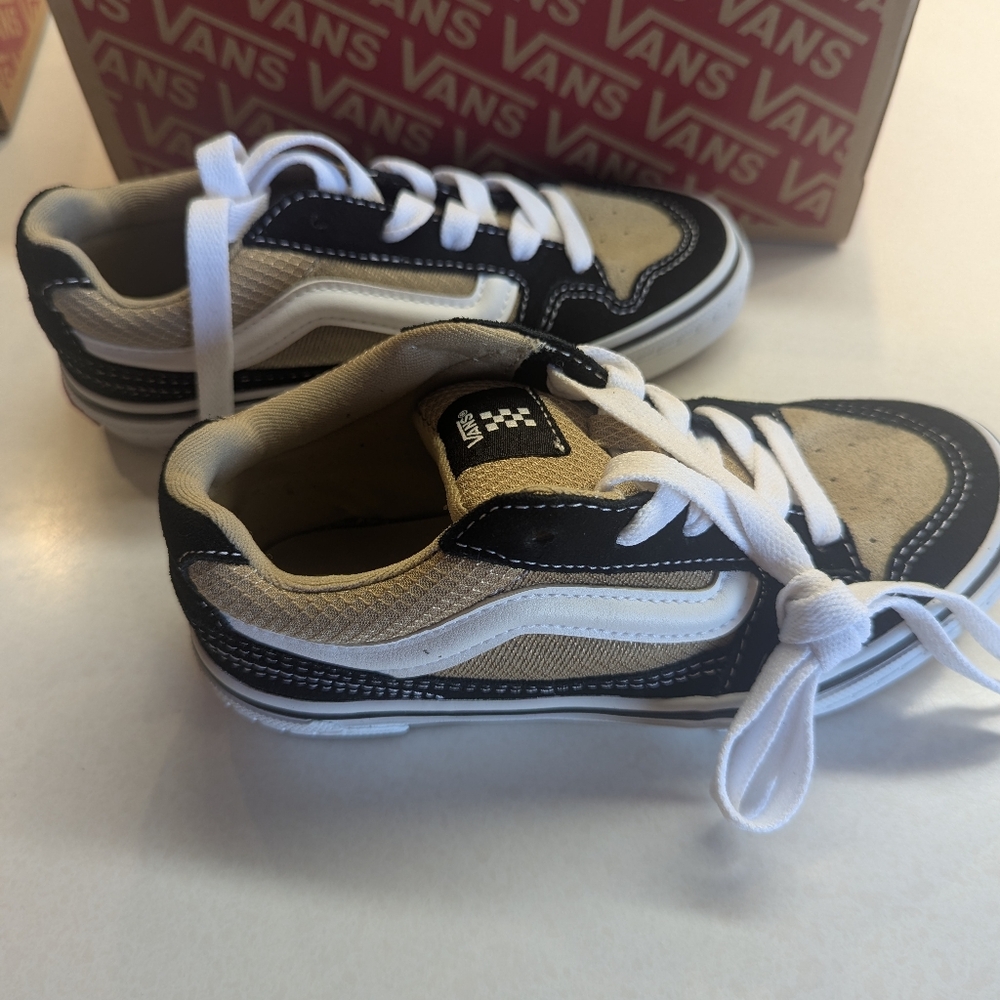 Vans Tennis Shoes - Picture 4 of 7